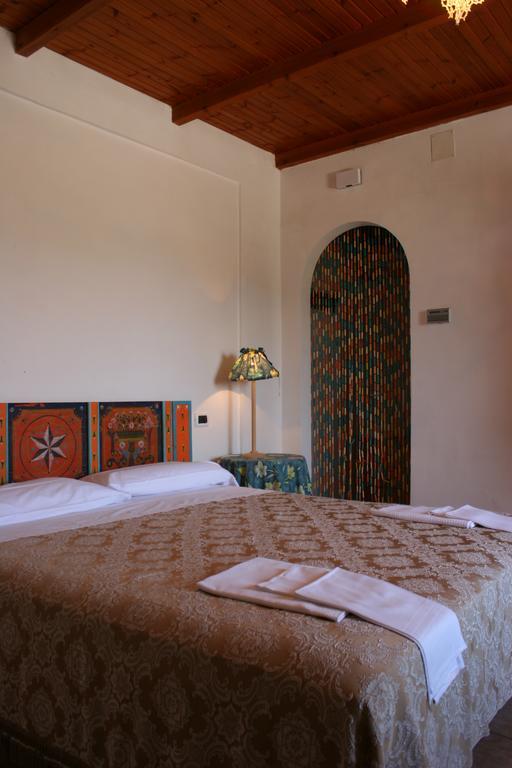 Torre Mannella Hotel Чита' Сант'Анджело Екстериор снимка
